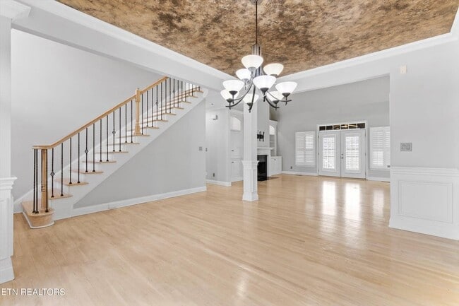 Photo - 1768 Redgrave Rd