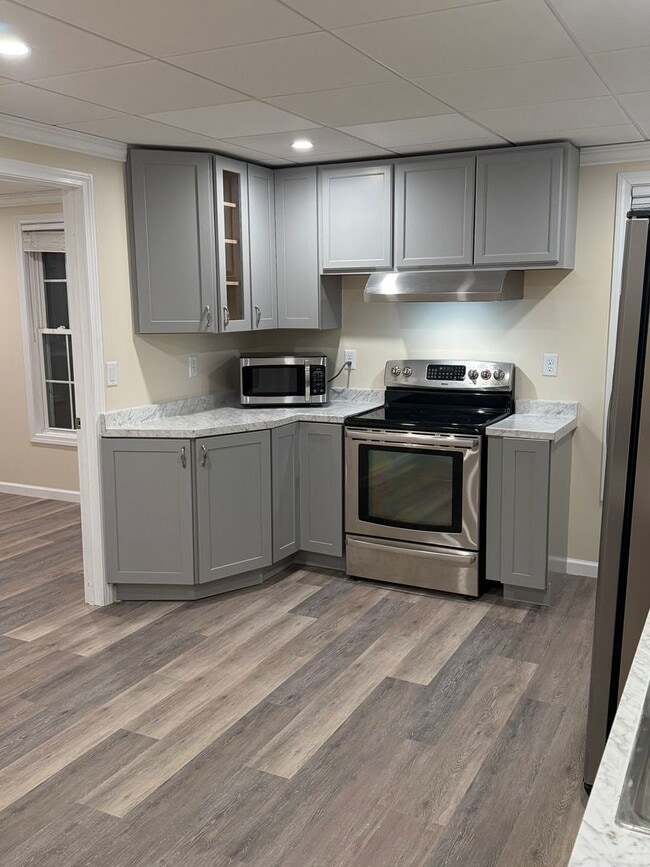 Building Photo - 1913 Dover Rd Unit 2L