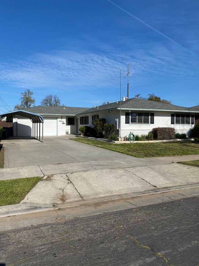 4 bedroom 2 bath North East Merced! - 4 bedroom 2 bath North East Merced! Casa