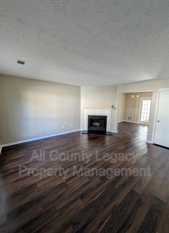 Photo - 5702 Wells Cir