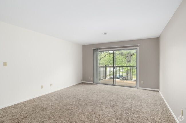 2BR, 2BA - 1,020SF - Living Room