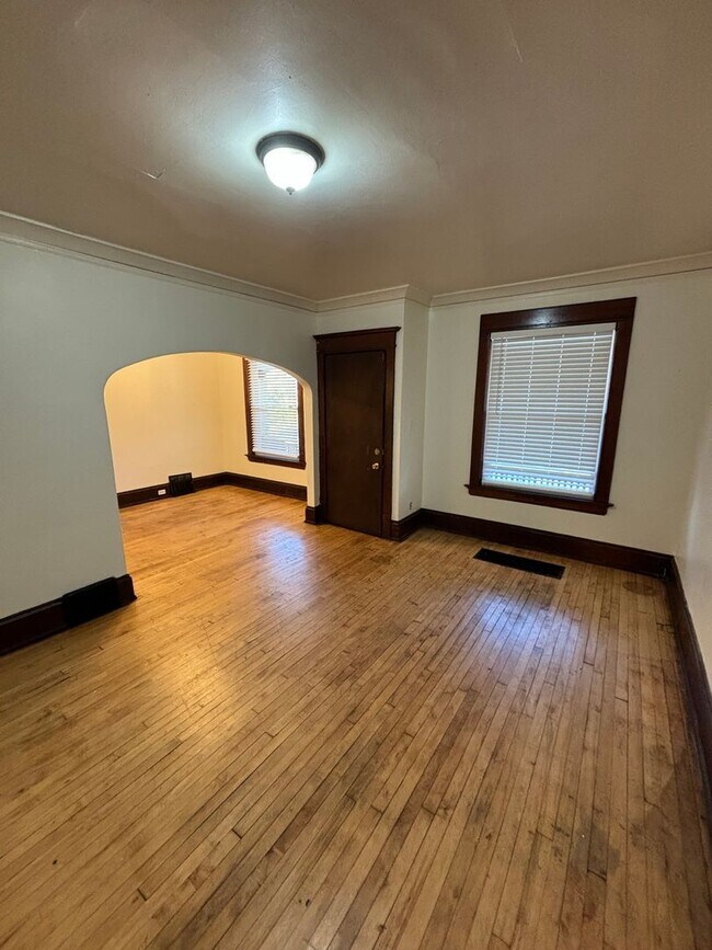 Photo - 2229 N 40th St Unit 2229 N 40th St Lower