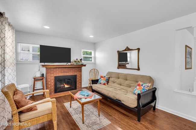 Photo - 1705 A St Unit 1 - DOWNSTAIRS