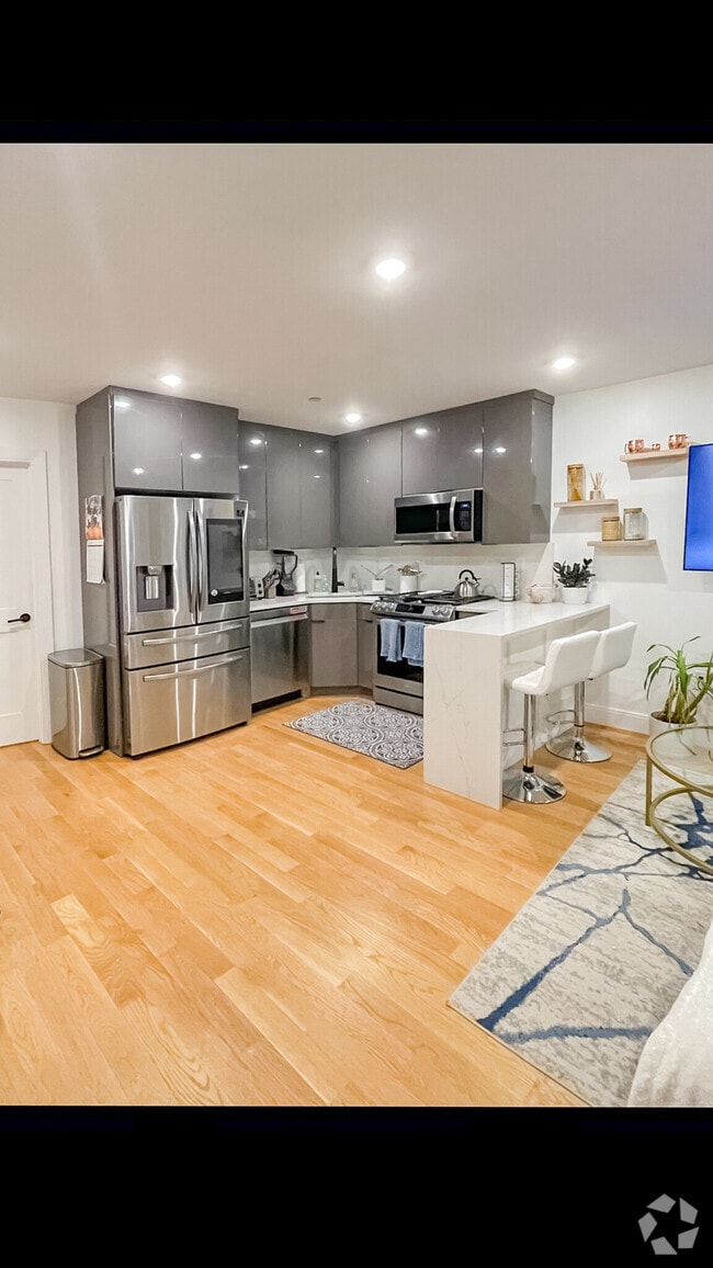 Building Photo - 6 Everett Pl Unit 1 Rental