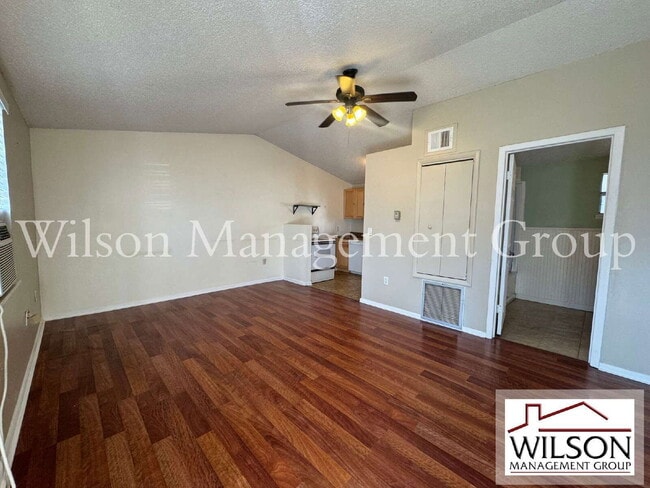 Photo - 3104 E Jefferson St