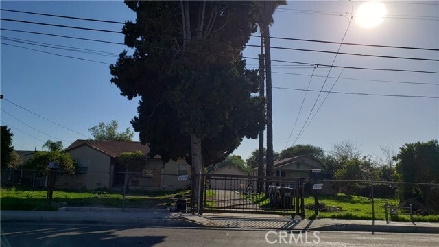 Building Photo - 12418 Magnolia St Rental