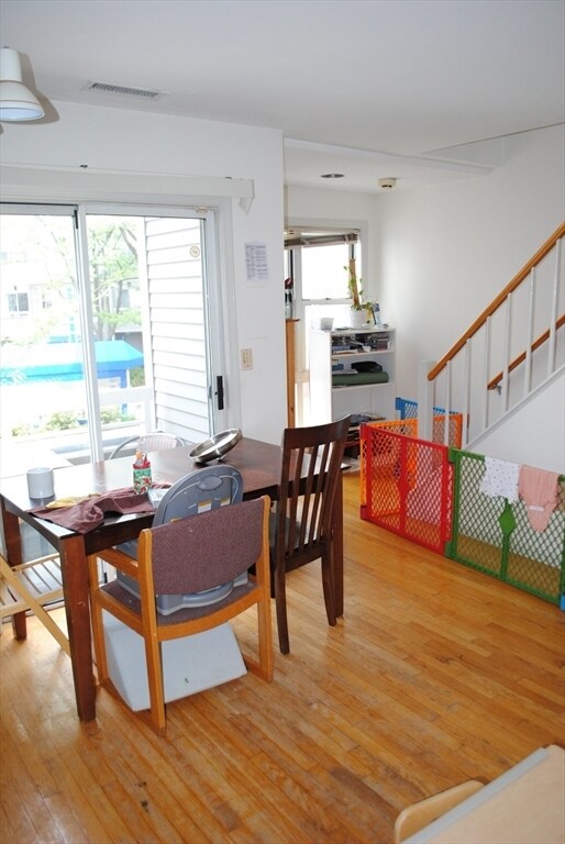 Photo - 31 Henry St Apartments Unit 3