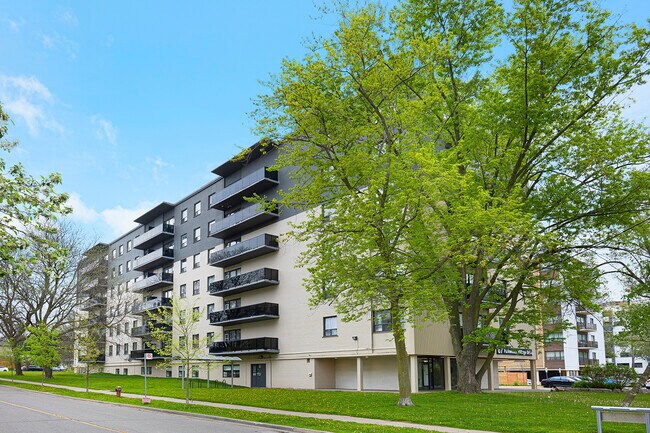 Photo - 67 & 70 Parkwoods Village Dr