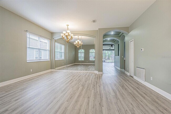 Photo - 1550 Maximilian Dr