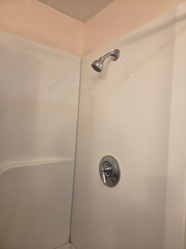 Photo - 8 Woodknoll Dr