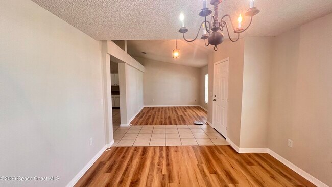 Photo - 170 Nadell Ave NW