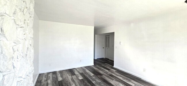 8200 Ptarmigan Ave Unit 8200 Ptarmigan Ave Unit B