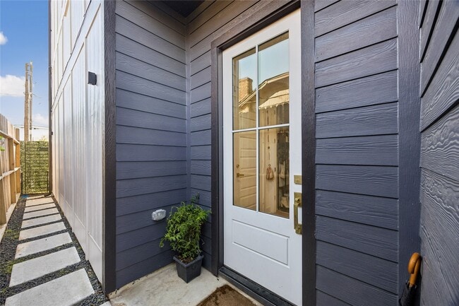 Photo - 3107 Webster St