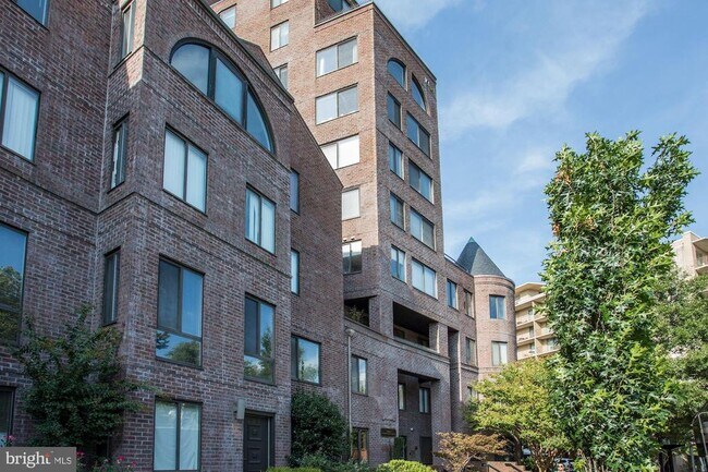 Building Photo - 3 Washington Cir NW Unit 803