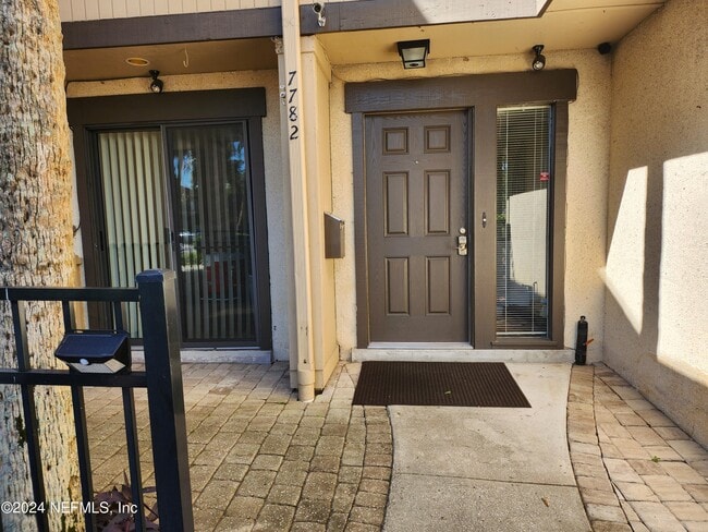 Photo - 7782 Las Palmas Way