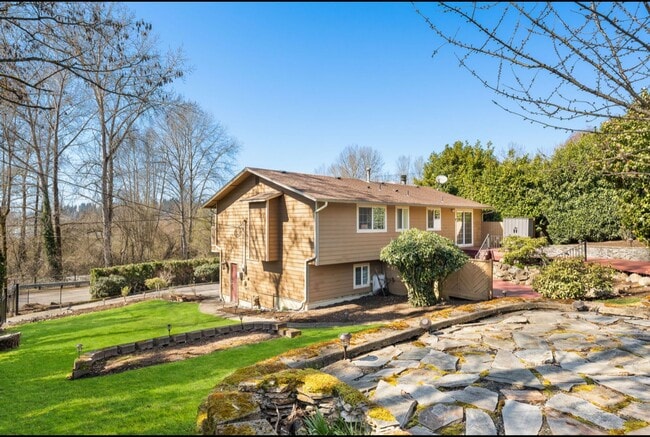 Photo - Luxurious home with tasteful updates throu...