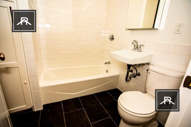 Photo - 1340 Commonwealth Ave Unidad 17