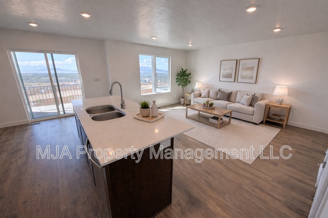 Photo - 222 Glencoe Dr