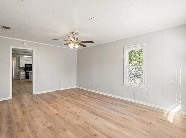 Photo - Light, Bright & Airy 3 Bedroom