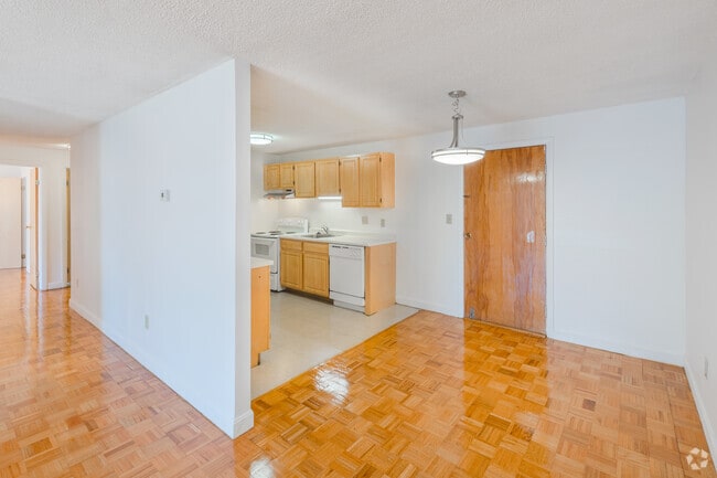 2 BR, 1 BA