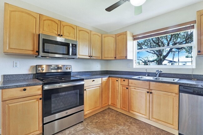 Photo - 1519 W 17th St