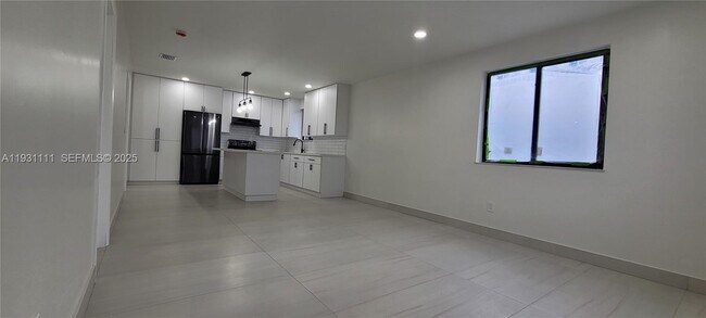 Photo - 800 Jann Ave