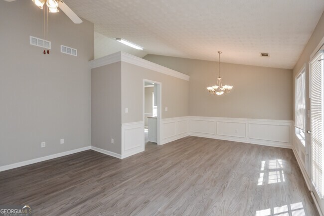 Photo - 645 Pebble Blvd