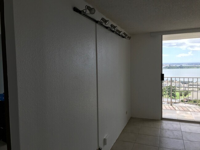 Photo - CONVENIENTLY LOCATED 1 BEDROOM / 1 BATH APARTMENT AVAILABLE NOW!