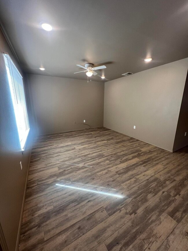 Photo - 1505 E 6th St