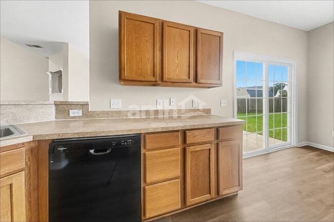 Photo - 578 English Oak Cir