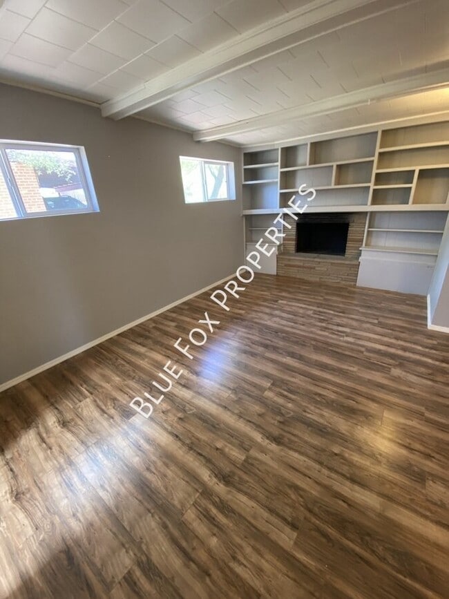 7049 E Calle Canis