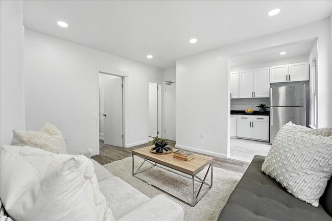 Photo - 283 Griffith St