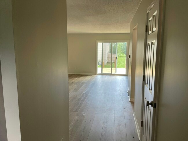 Building Photo - 6317 S 12th St Rental