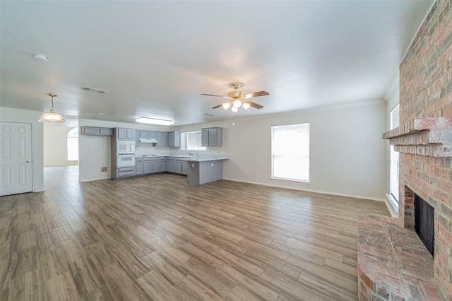 Photo - 2758 Red Oak Dr