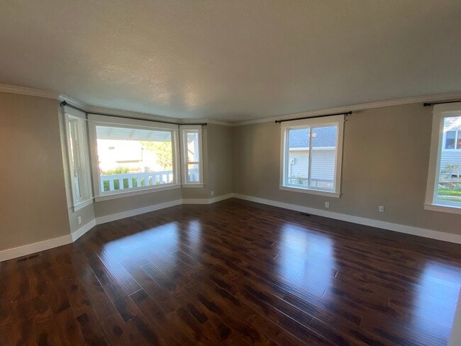 Photo - 18323 Woodlands Way