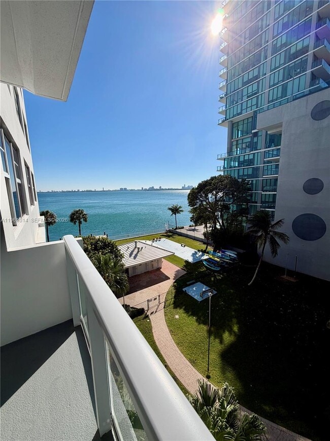 Building Photo - 3301 NE 5th Ave Unit 509