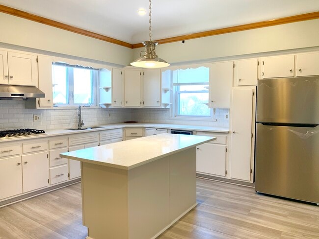 Kitchen - 67 W 5th St Unit 2