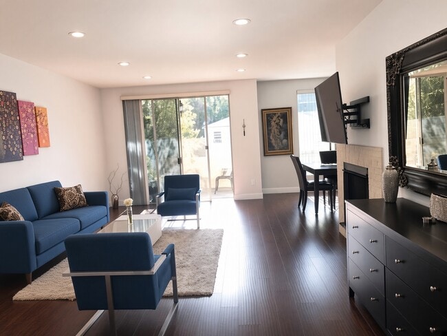 Building Photo - 10671 Holman Ave Unit 207