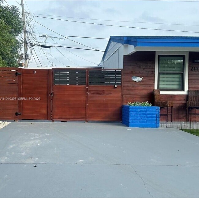 Building Photo - 2115 NW 185th St