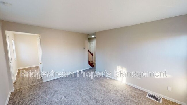 Photo - 350 Wallace Dr