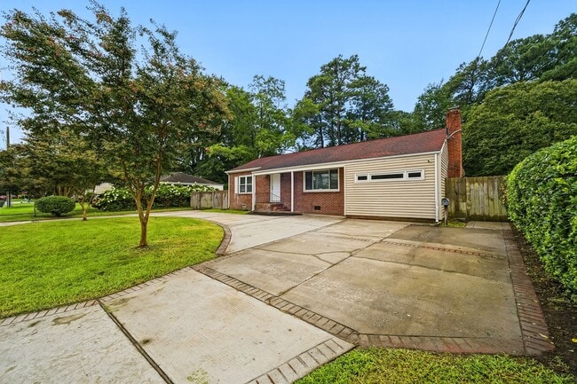 Photo - 107 Woods Rd