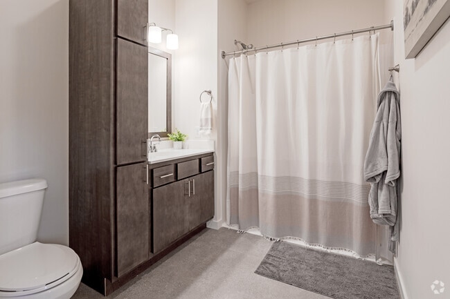 2BR, 2BA Den - The Minnetonka Villa