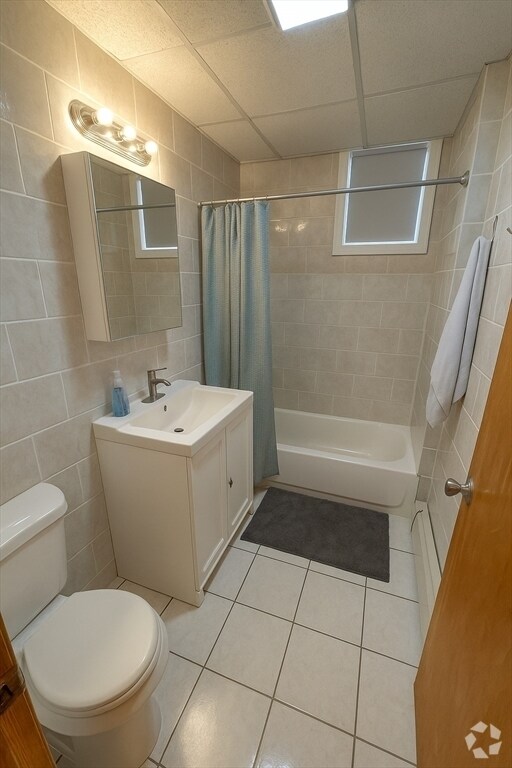 Building Photo - 1590 Tremont St Unit 2 Rental