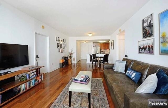 Photo - 88 Morgan St Unidad 3804