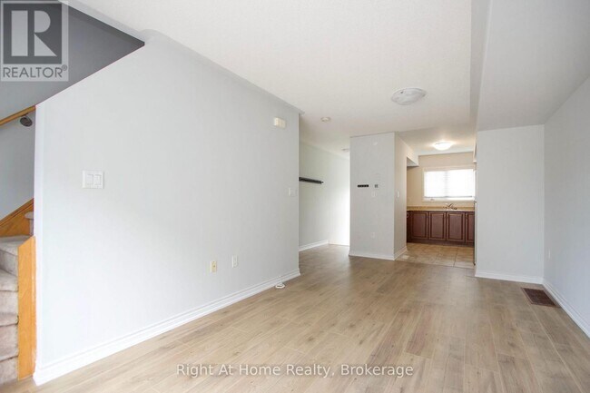Photo - 65 Cooperage Ln