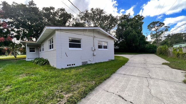 Photo - Charming 4 Bedroom, 2 Bathroom Home in Altamonte Springs!!
