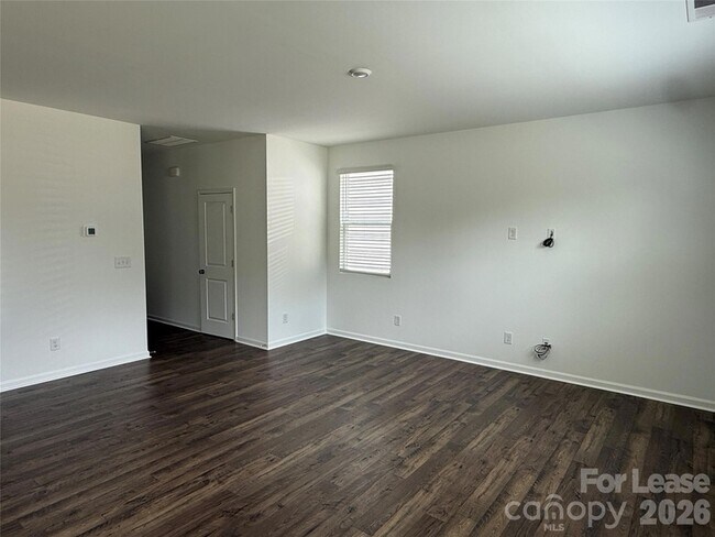 Photo - 404 Silver Birch Ct