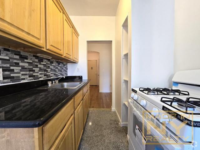 Building Photo - 1 bedroom in FLUSHING NY 11354 Unit 6B Rental