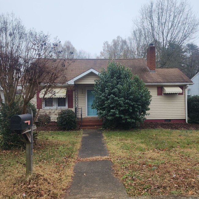 Cute 2 Bedroom, 1.5 Bath House in the Hear... - Cute 2 Bedroom, 1.5 Bath House in the Hear...