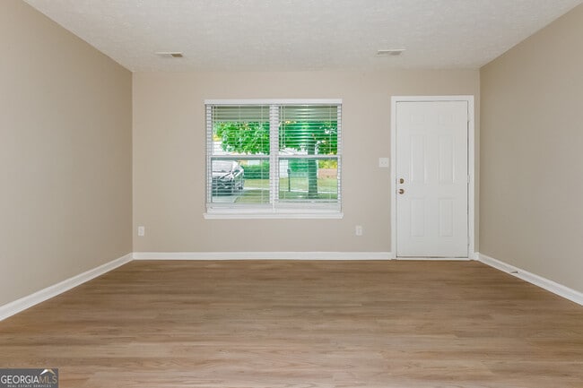 Photo - 35 Pinecone Ct